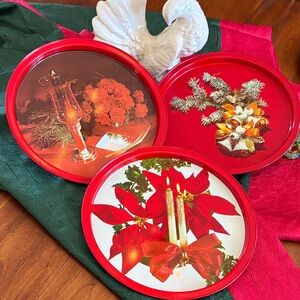 🎄Vintage 1970’s Metal Christmas Trays (set of 3)